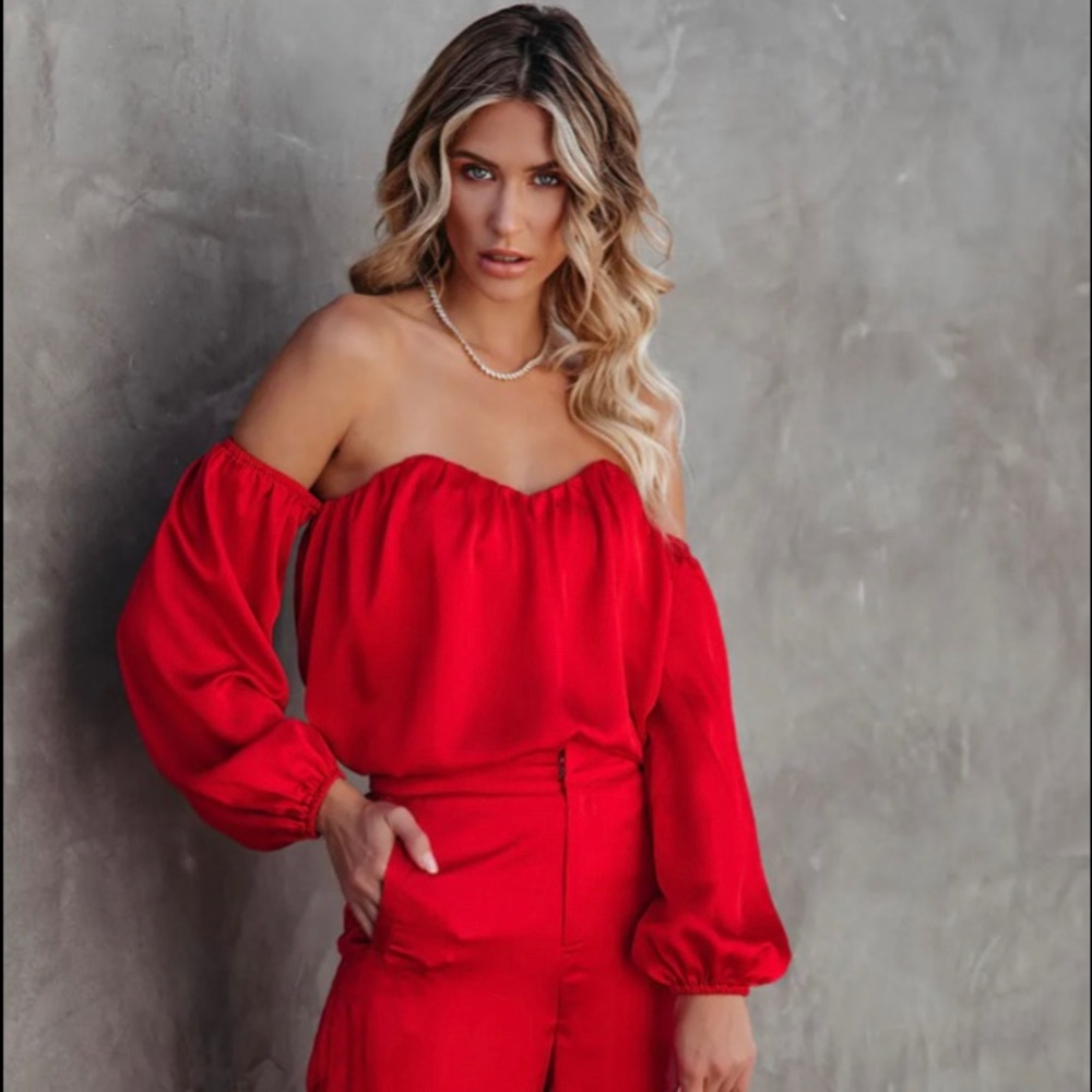 Brand NEW CLOCKWORK SATIN OFF THE SHOULDER BLOUSE RED—Size Large